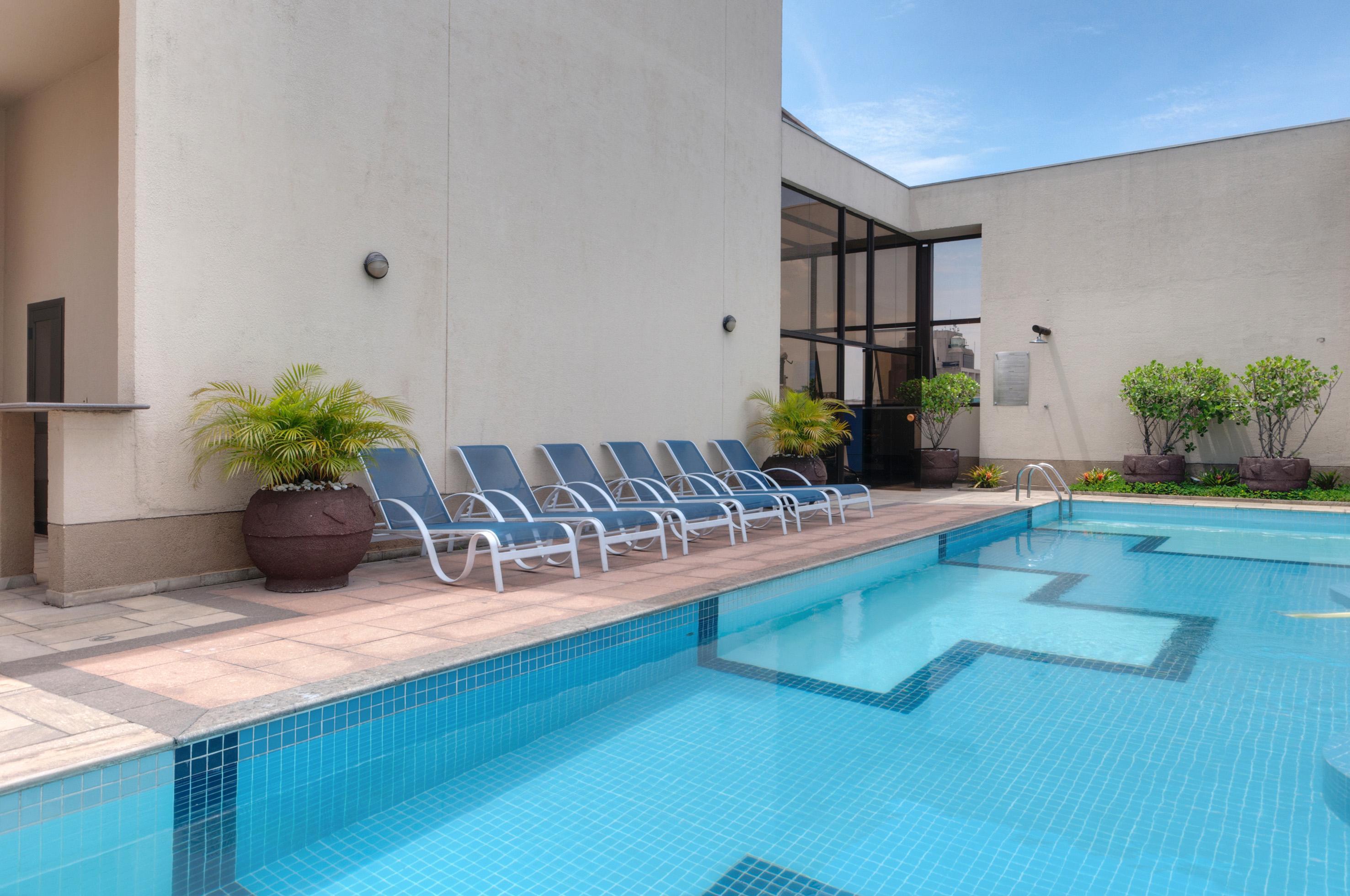 Hotel Double Tree By Hilton Sao Paulo Itaim Exteriér fotografie Swimming pool at the hotel
