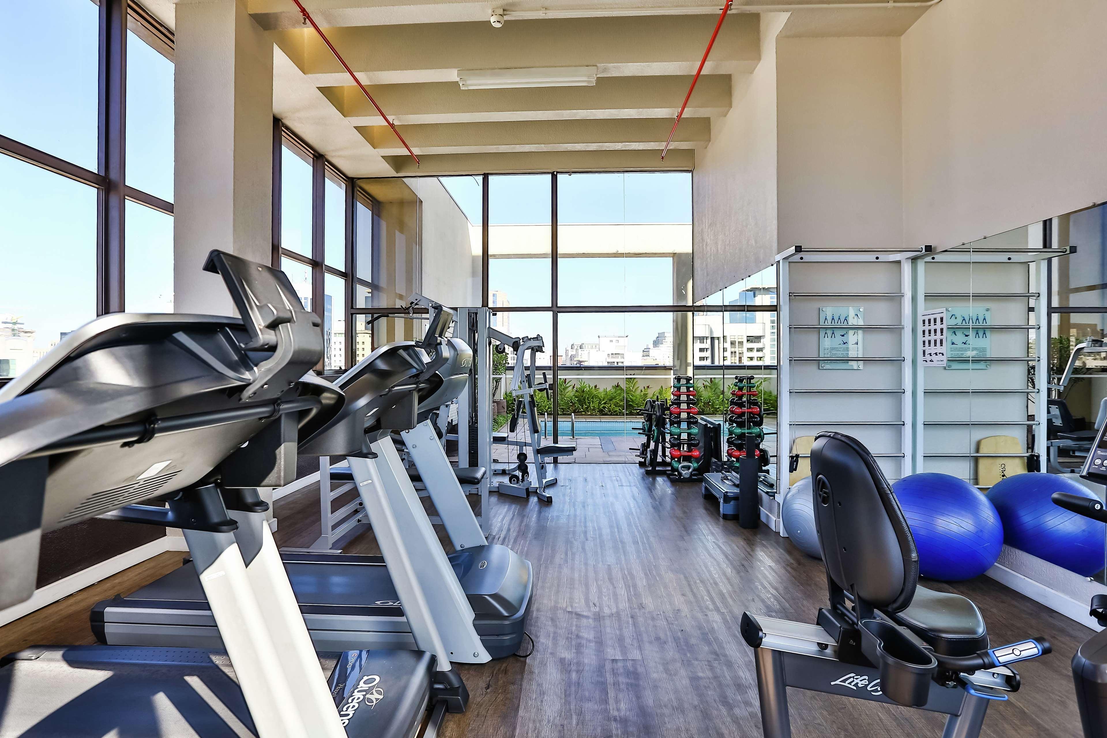 Hotel Double Tree By Hilton Sao Paulo Itaim Zařízení fotografie The gym at the hotel